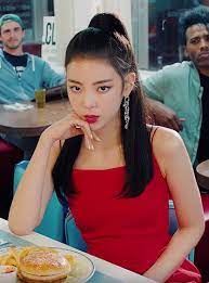 October 22, 2020 302 no comments. Itzy S Icy Mv Fashion Lia Look 1 Codipop