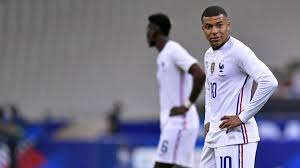 Der stürmer vom fc chelsea brauchte keine anlaufzeit und. Euro 2020 Streit Zwischen Mbappe Und Giroud Warum Sich Die Equipe Tricolore Nur Selber Schlagen Kann Eurosport