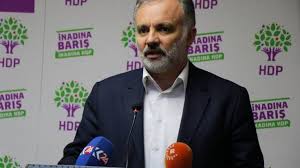 Kars'ta belediye yönetimini devralan hdp'li ayhan bilgen'in terör örgütü pkk bağlantılı 20'den fazla kişiyi işe aldığı ortaya çıktı. Ayhan Bilgen Ya Ohal Bitirilecek Ya Da Demokrasi Gazete Patika
