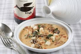 Cassolette D Escargots Au Riesling Champignons Des Bois Creme Et Ail Des Ours En 2020 Avec Images Cassolette Escargots Ail Des Ours Entree Gastronomique