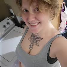 Rebecca (@imtinybecks)