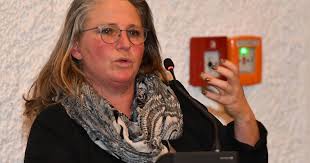 Radevormwald: Schulleiterin Sandra Pahl fordert mehr Klarheit bei  Corona-Vorgaben