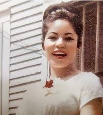 Fans filled twitter with superlatives and sweet tributes to. Selena Quintanilla S Mother When She Was Young Selena Quintanilla Selena Selena Quintanilla Perez