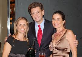 En 1989 il fonde sa propre société, la compagnie de trésorerie benjamin de rothschild, devenue cbr conseil en 2012. Baron Philippe Sereys De Rothschild A Miami Champagne Barons De Rothschild