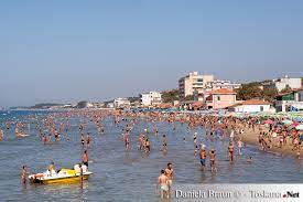 The catholic feast of the assumption of the blessed virgin mary also falls on 15 august, and is a major feast and holy day of obligation. Ferragosto Der 15 August In Italien