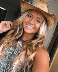 Danielle Prater's Instagram, Twitter & Facebook