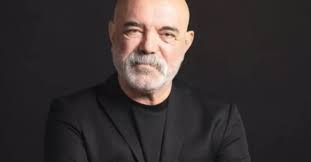 Ercan Kesal "Cebimdeki Ekmek Kırıntıları”nı okuyucuları için imzalayacak