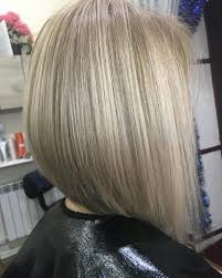 градуированный боб каре с пышным затылком и удлинением к лицу Bob Kare Na Korotkie Volosy Universalnaya Klassika 52 Foto