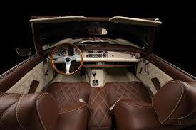 Classic 1960s Mercedes Sl Pagoda Refashioned By Vilner Studio Carscoop Custom Car Interior Mercedes Sl Car Interior Design
