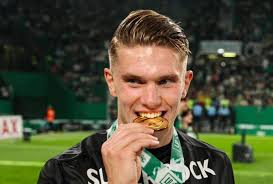 🚨 @David_Ornstein: “It seems Arsenal are deciding between which of  Benjamin Sesko or Viktor Gyökeres to pursue as their preferred target.  They're both under consideration but it's hard to know who is