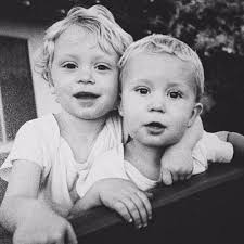 Stream Axis axis music