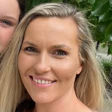 Julia Anderson (@juliajanderson)