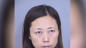 Mujer enfrenta cargos de asesinato por la muerte de sus dos hijos