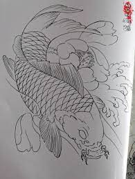 Màu nền trắng xanh vàng nâu xám đen. Hinh XÄƒm Ca Chep Khong Mau