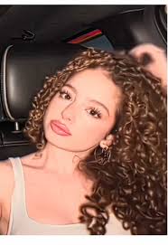 Eliana Kalogeras Shares Everyday Moments