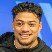 Sione Vaki News: Could compete for No. 2 job