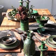 jolie table d automne lamaisonpernoise lamaisonpernoisedulez conceptstore sud tamegroute vaissel moroccan lanterns decorative jars table decorations