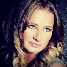 Kelly Topping (@kelly_topping)