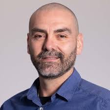 Craig Binns's Instagram, Twitter & Facebook