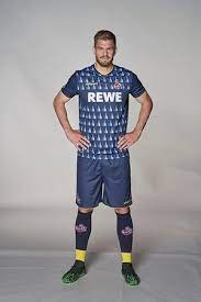 24,95 €* 17,46 €* | fc augsburg fototapete weiss schwarz. Rot Weiss Und Blau Mit Mini Dom Das Sind Die Neuen Trikots Des 1 Fc Koln Kolnische Rundschau