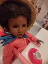 Sto pensando di donare la mia collezione di bambole dell'infanzia (non i  libri per ora) a qualcuno (o a qualcuno/qualcuni) che li amerà come ho  fatto io! : r/americangirl