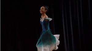 La meravigliosa storia di vitoria bueno, nata senza braccia: Vitoria Ballerina Senza Braccia Noi Siamo Piu Delle Nostre Disabilita Mondo Disabile