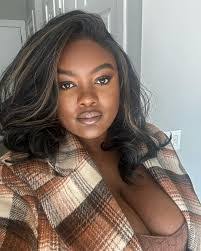 Jalisa Jones's Instagram, Twitter & Facebook