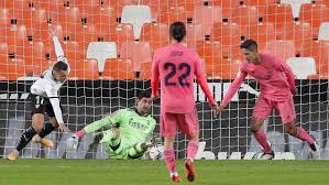 Watch all the important events for this football match in hd and don't forget to leave your comments in the commentary section below the. Valencia Vs Real Madrid Real Madrid Player Ratings Vs Valencia Big Problems At The Back Marca