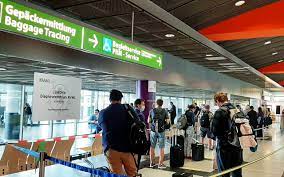 Von osten ist der zugang zur b1 über die a44 möglich, von norden und süden über die a1 oder b236. Flughafen Dortmund Corona Teststelle Bleibt Bis Ende Der Herbstferien Radio 91 2