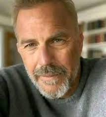 I'm hoping there's a Lisa in this group! I had the pleasure of walking with  you from the sphere to the Tuscany last night and would just love to send  you the