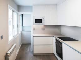 Cocinas pequeñas en ele lo que buscas está disponible aquí. Proyecto Cocina Pequena Y Moderna En Blanco Kitchen In