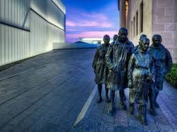 Джордж сигал был номинантом на премию «оскар» и bafta. Top 10 Sovremennyh Skulptur Londona Theuk One