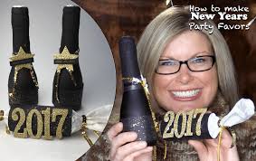 BLOG HOP & GIVEAWAY: New Years Party Crackers and Champagne Set