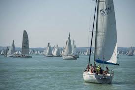 A magyar csapat a franciákkal, a brazilokkal, a svédekkel, az oroszokkal valamint a spanyolokkal szerepel egy hatosban. 49th Kekszalag When Sailing Boats Take Over Lake Balaton Photo Gallery Daily News Hungary