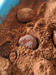Recette De Truffes Au Chocolat Noir Truffes Au Chocolat Truffe Recette Truffes Au Chocolat Noir