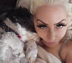 Bernadette Hopper's Instagram, Twitter & Facebook