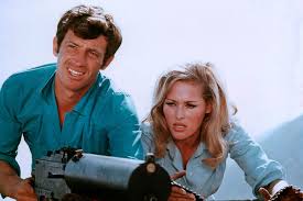 Bebel c'est aussi le il est alors en couple avec ursula andress, l'une des mythiques james bond girl, qui, parce qu'il a trop bu, a verrouillé la porte de leur maison. Jean Paul Belmondo Sa Grosse Dispute Avec Ursula Andress
