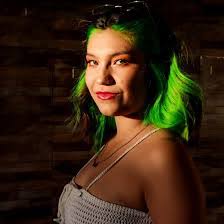 Mary Abud's Instagram, Twitter & Facebook