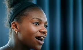 Dina Asher-Smith storms into 200m final at World Athletics Championships