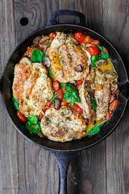 32 Skillet Casseroles You Ll Make Over And Over Again Chicken Skillet Recipes Chicken Recipes With Tomatoes Clean Eating Chicken Recipes