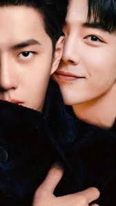 Provide a listening ear and a comforting presence, live a simple yet  authentic life, remain humble, and pursue your happiness with purpose.  Happy Saturday! ⚘️🌱🌷 #WangYibo #XiaoZhan