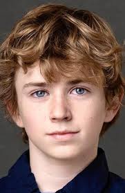 Splay veb-saytida mavjud filmlarda o'ynagan aktyorlar, rejissyorlar va  prodyuserlar