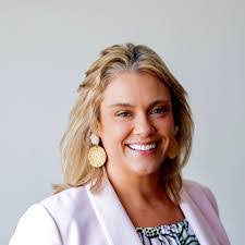 Veronica Thayer's Instagram, Twitter & Facebook