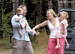 Mia honey threapleton and private. Kate Winslet Et Sam Mendes Accompagnes De Joe Alfie Et De Mia Honey Le 26 Septembre 2004 En Italie Purepeople