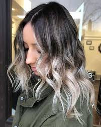 21 Chic Examples Of Black Hair With Blonde Highlights Blondehighlights Blondehaircolor Wavyh Black Hair With Blonde Highlights Blonde Highlights Hair Beauty