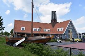 Wij verzorgen nieuwbouw , verbouw, restauratie en onderhoud van woningen, bedrijfspanden. Peter Van Vishandel Dries Mensen Komen Hier Voor Meer Dan Alleen Een Visje Indebuurt Randmeren