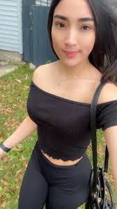 Jacqueline Roper's Instagram, Twitter & Facebook