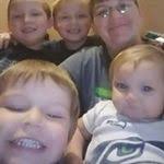 Robyn Geary's Instagram, Twitter & Facebook