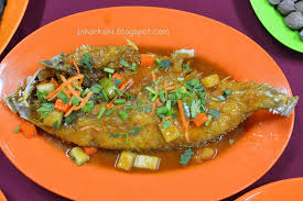 Selamat datang dichannel kami yang berisi info tentang. Serkam Medan Ikan Bakar In Malacca Umbai Pantai Beach Johor Kaki Travels For Food