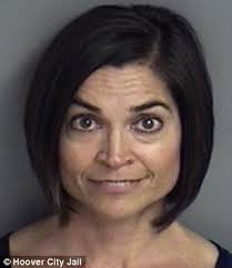 Shocking video shows Alabama teacher grabbing teenag daughter around the  neck